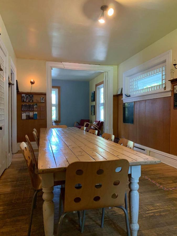 Auberge Internationale De Rivière-du-Loup Exteriör bild