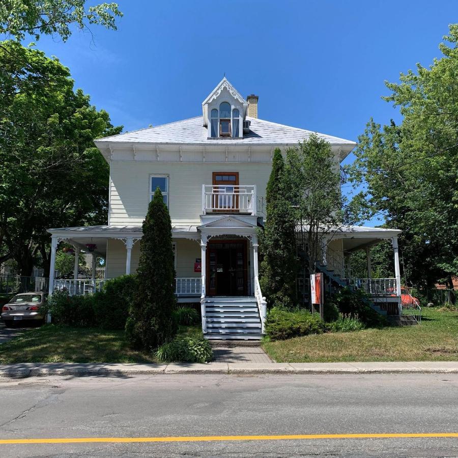 Auberge Internationale De Rivière-du-Loup Exteriör bild