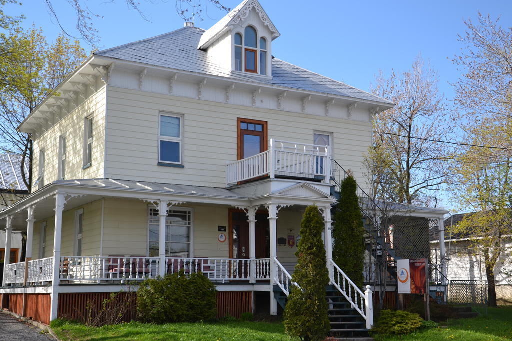 Auberge Internationale De Rivière-du-Loup Exteriör bild